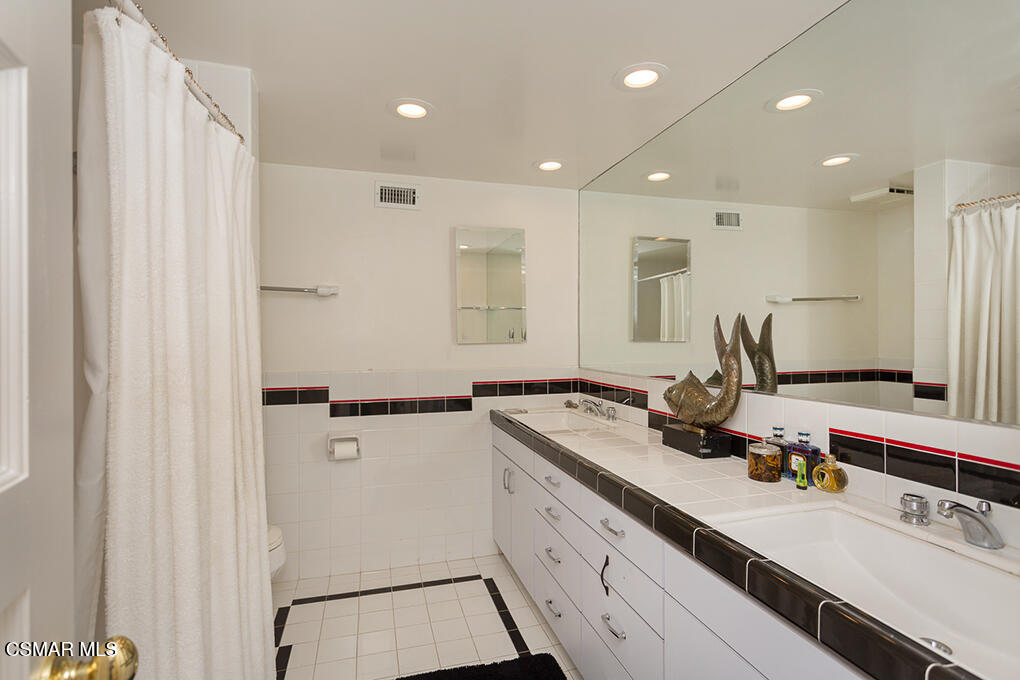 4090 Cresthaven Drive