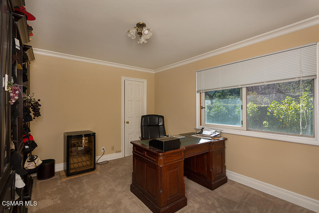 4090 Cresthaven Drive