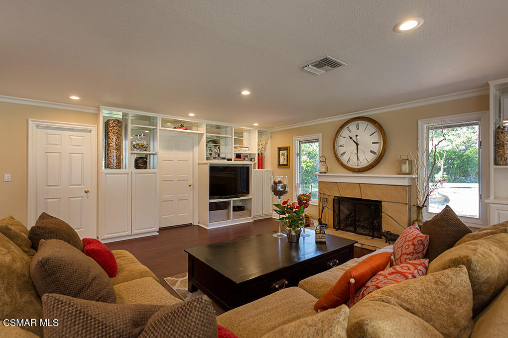 4090 Cresthaven Drive