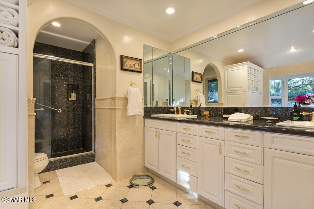 4090 Cresthaven Drive