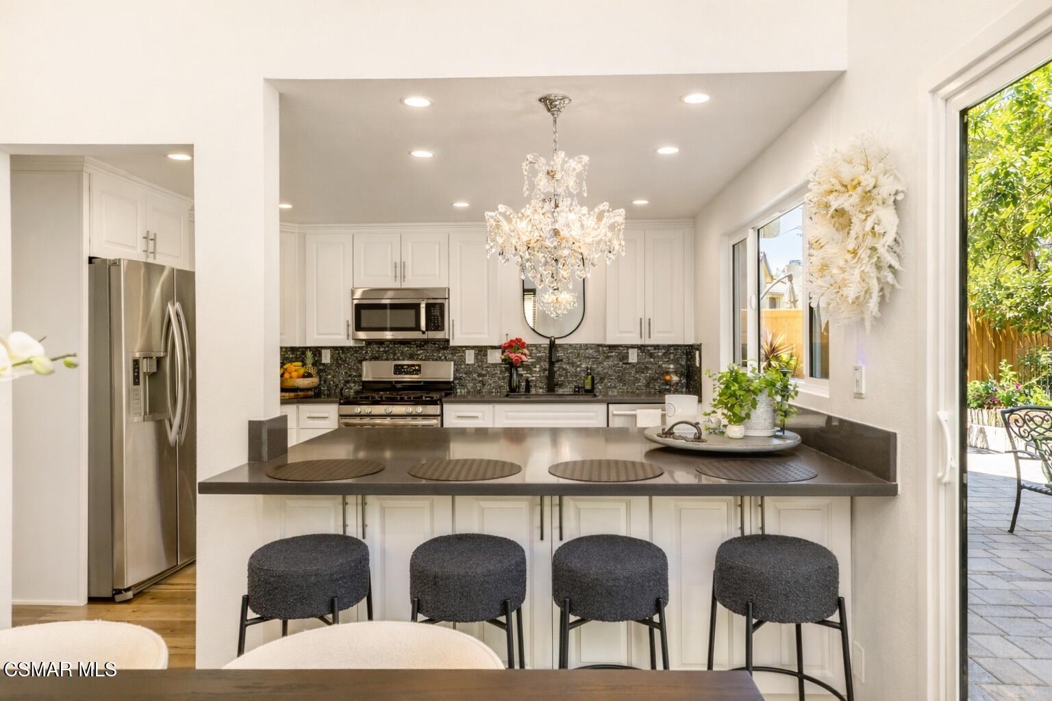 6825 Eaglehaven Lane