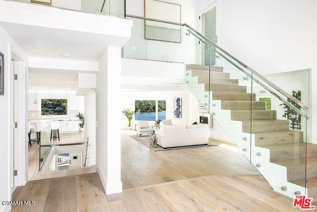 290 Lake Sherwood Drive