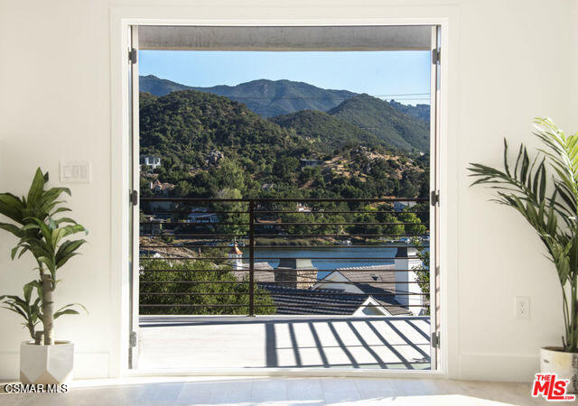 290 Lake Sherwood Drive