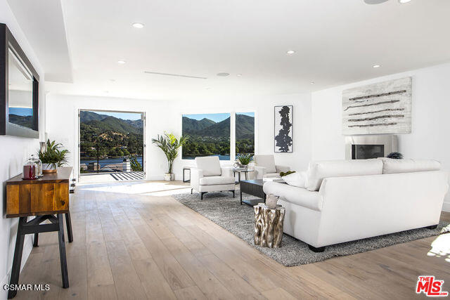 290 Lake Sherwood Drive