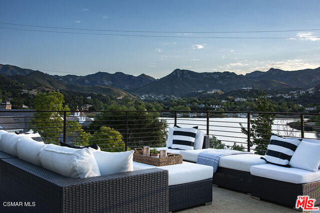 290 Lake Sherwood Drive