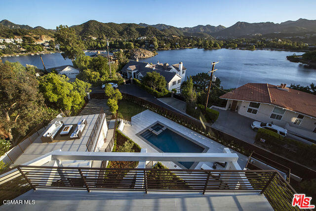 290 Lake Sherwood Drive