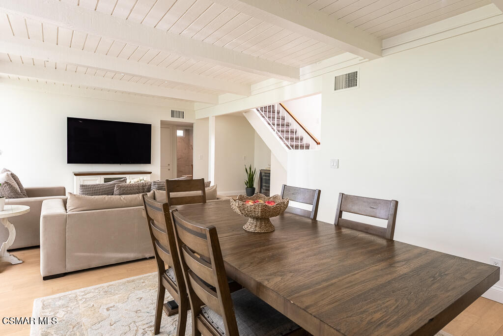 2339 E Meadowland Court