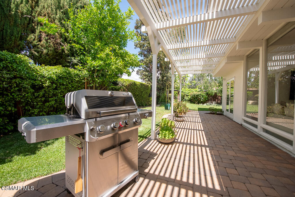 2339 E Meadowland Court