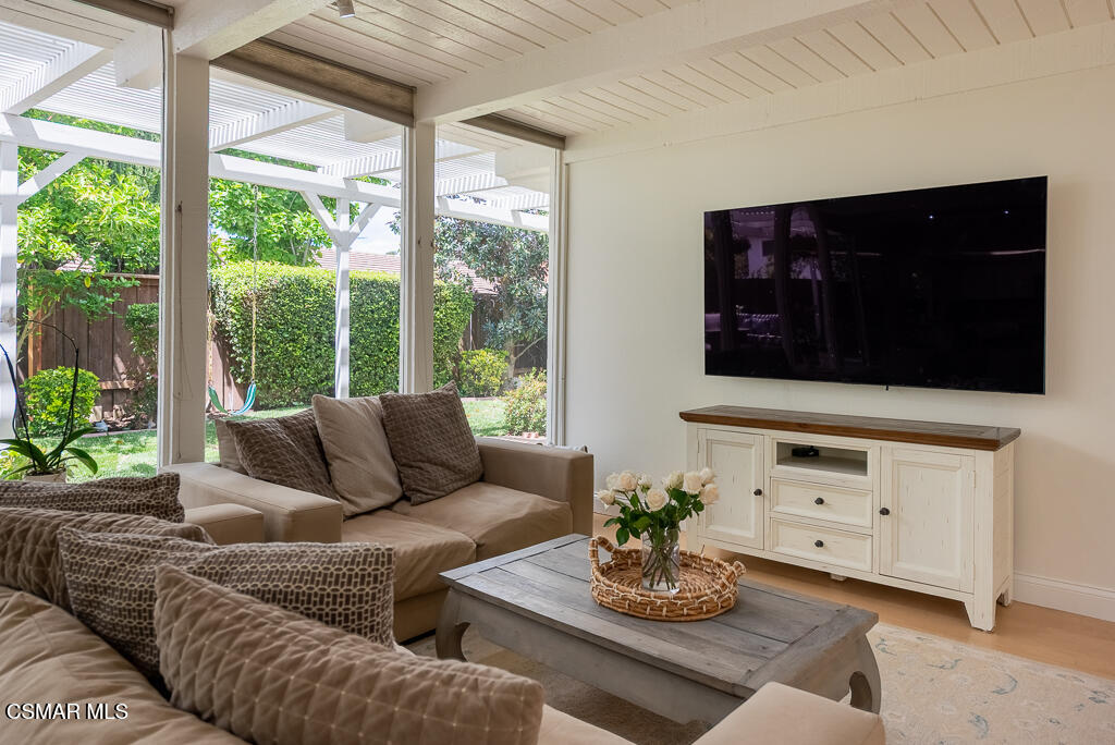 2339 E Meadowland Court