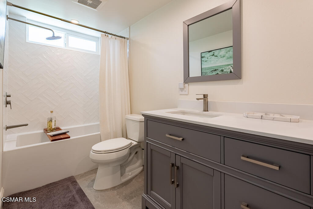 2339 E Meadowland Court