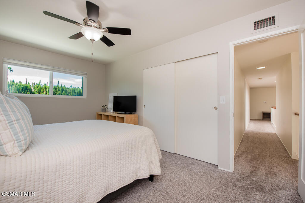 2339 E Meadowland Court