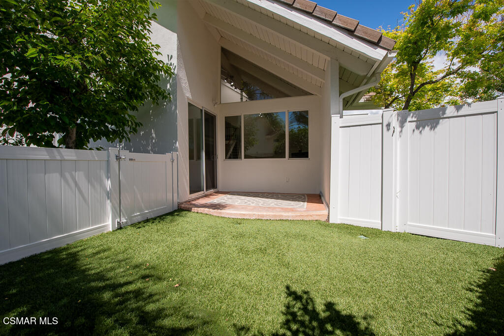 2339 E Meadowland Court