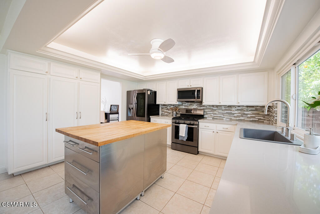 2339 E Meadowland Court