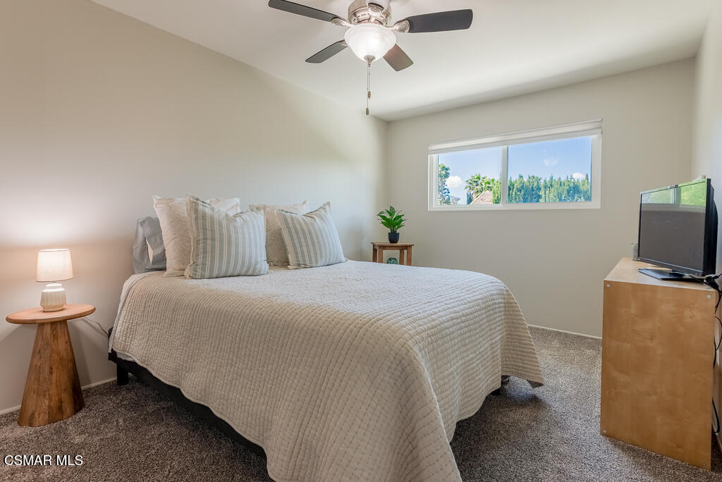 2339 E Meadowland Court