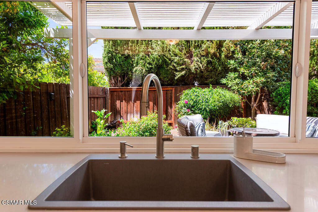 2339 E Meadowland Court