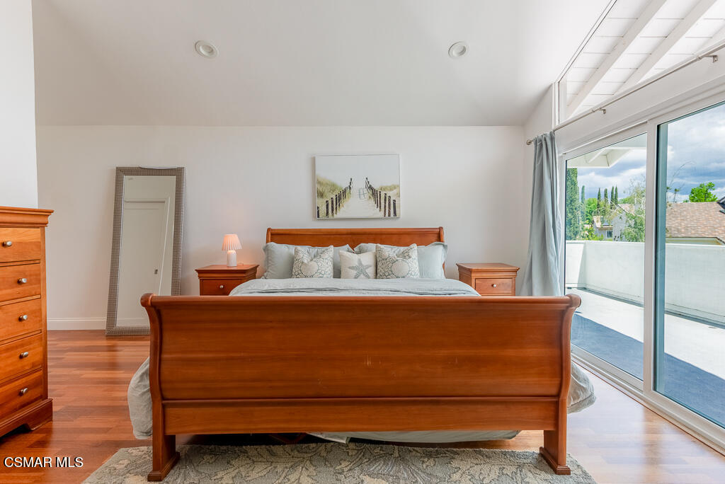 2339 E Meadowland Court