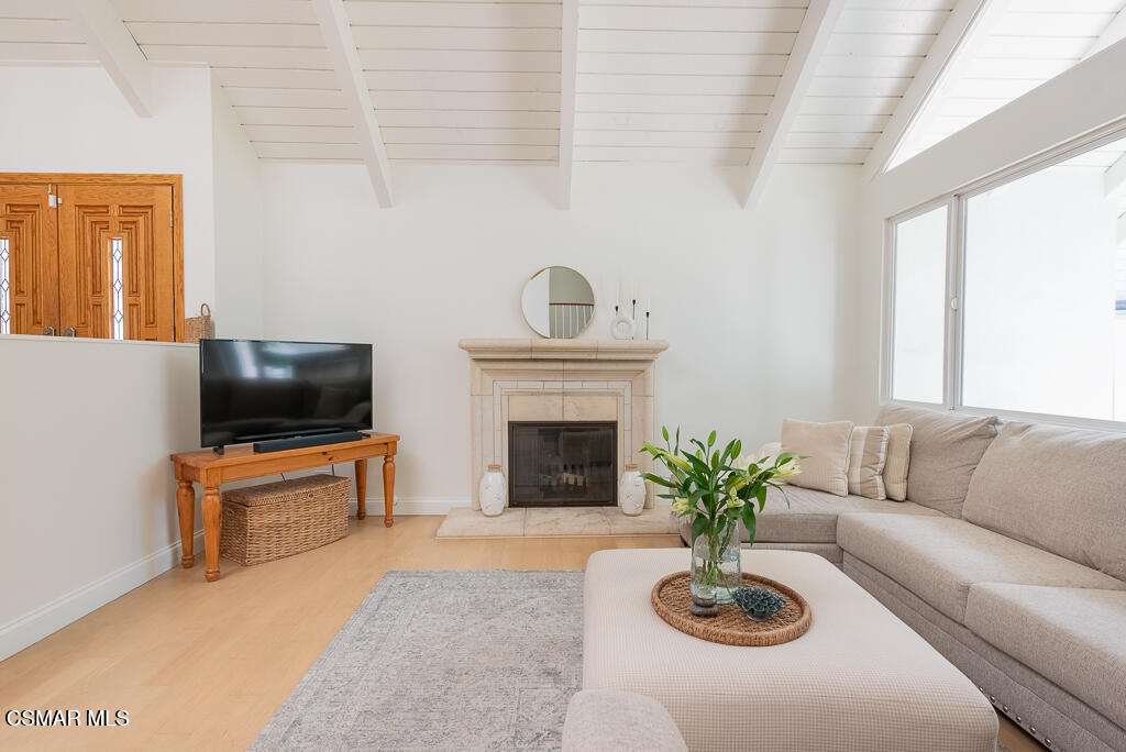 2339 E Meadowland Court