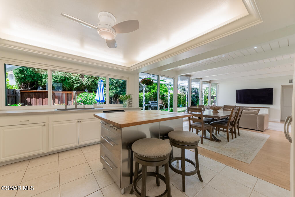 2339 E Meadowland Court