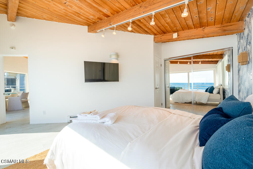 43300 E Pacific Coast Highway
