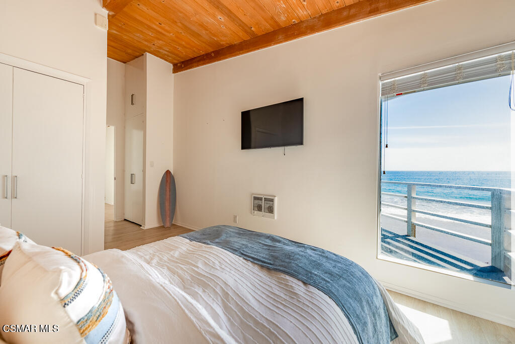 43300 E Pacific Coast Highway