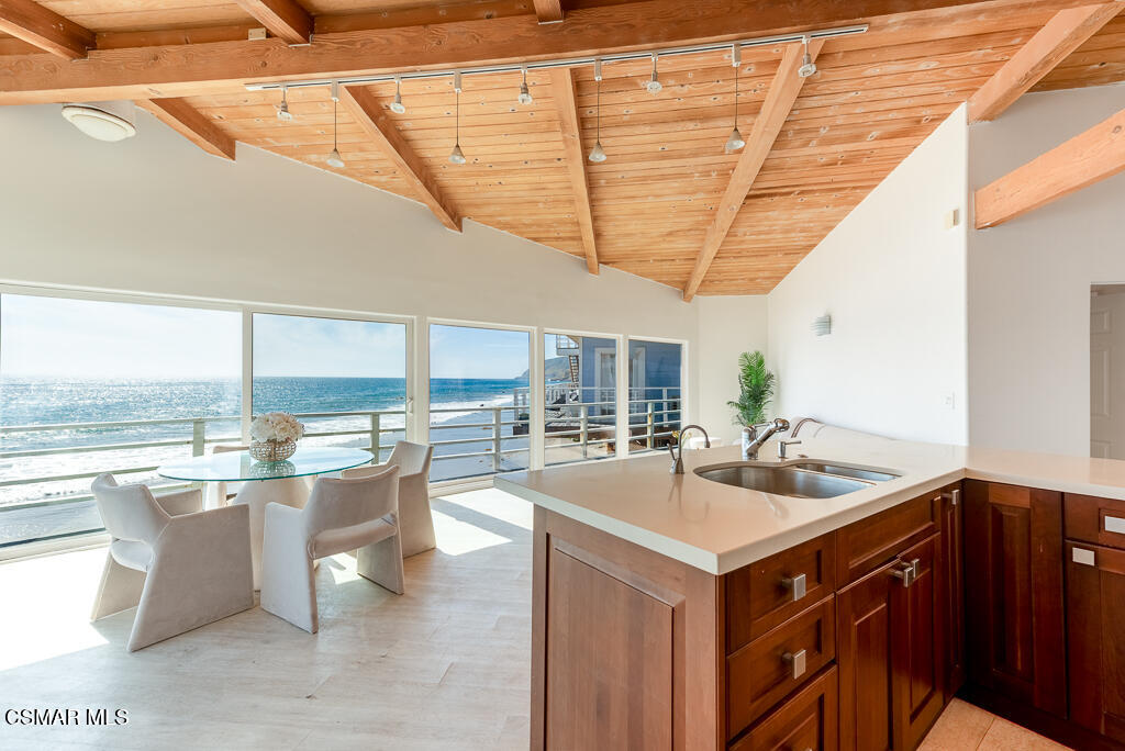 43300 E Pacific Coast Highway