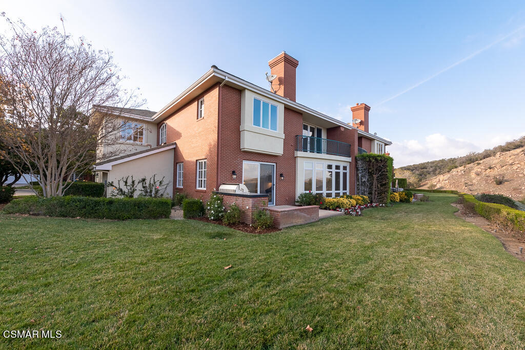 2390 Crombie Court