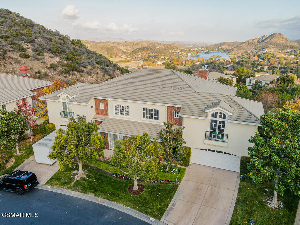 2390 Crombie Court