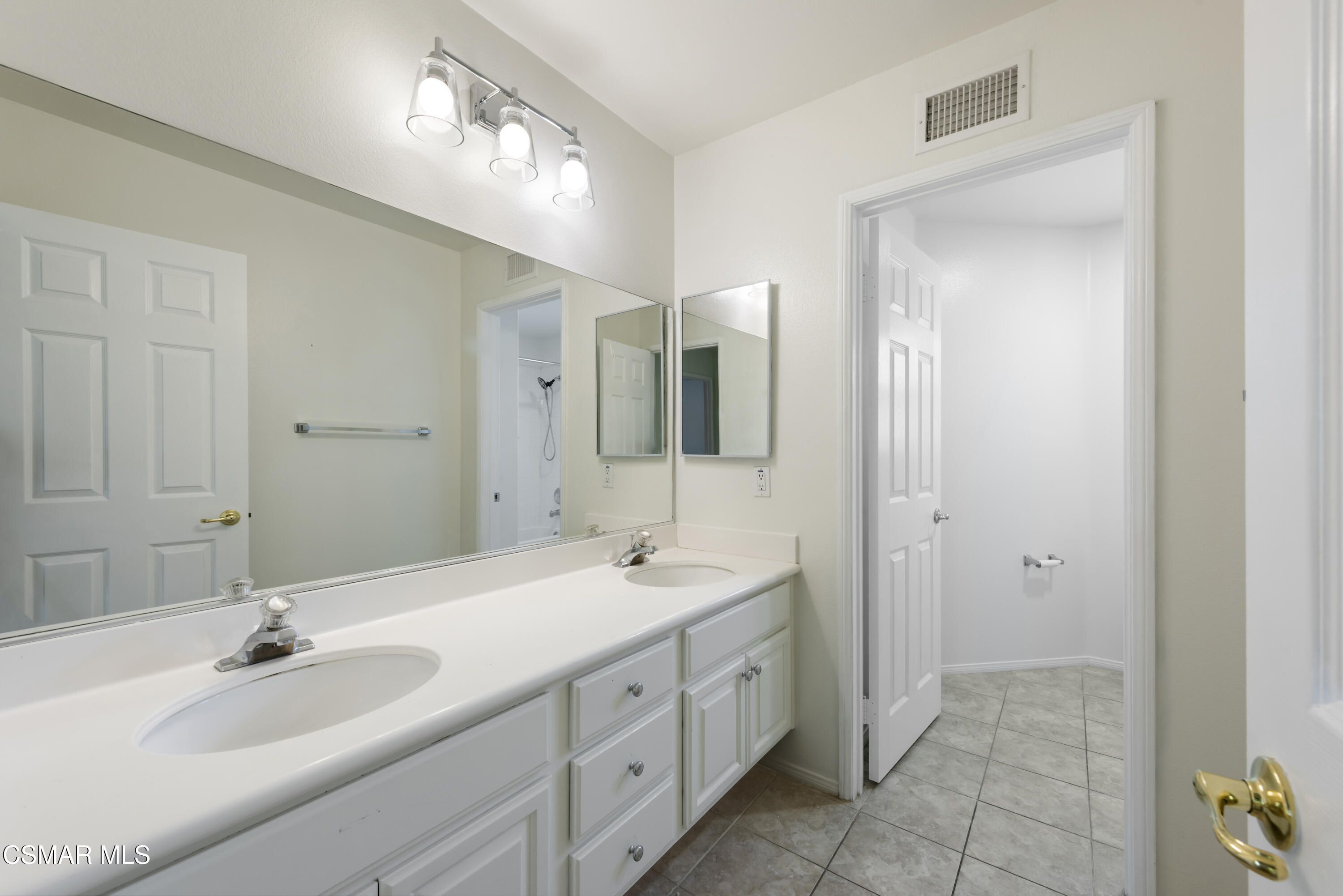 2946 Venezia Lane