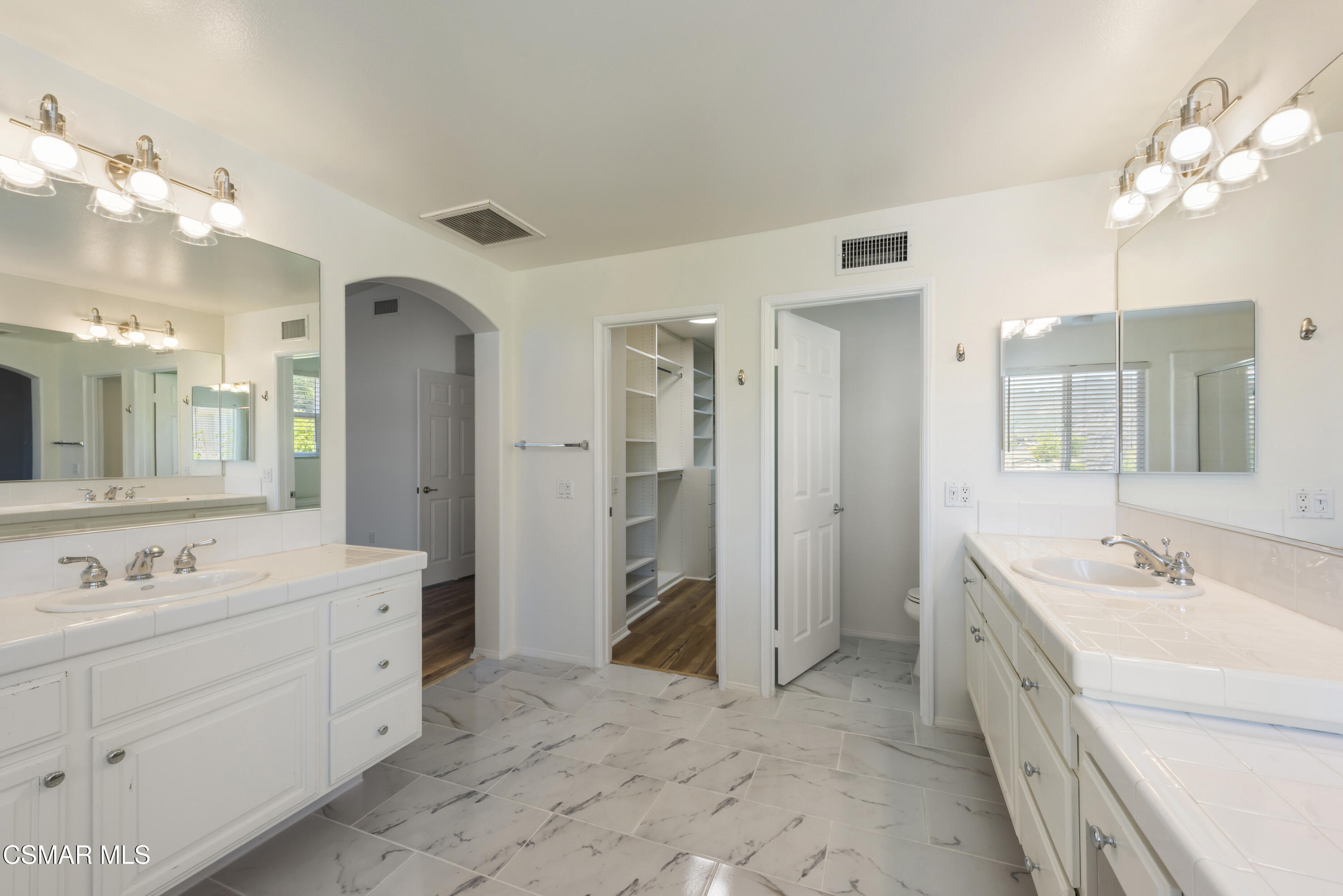 2946 Venezia Lane