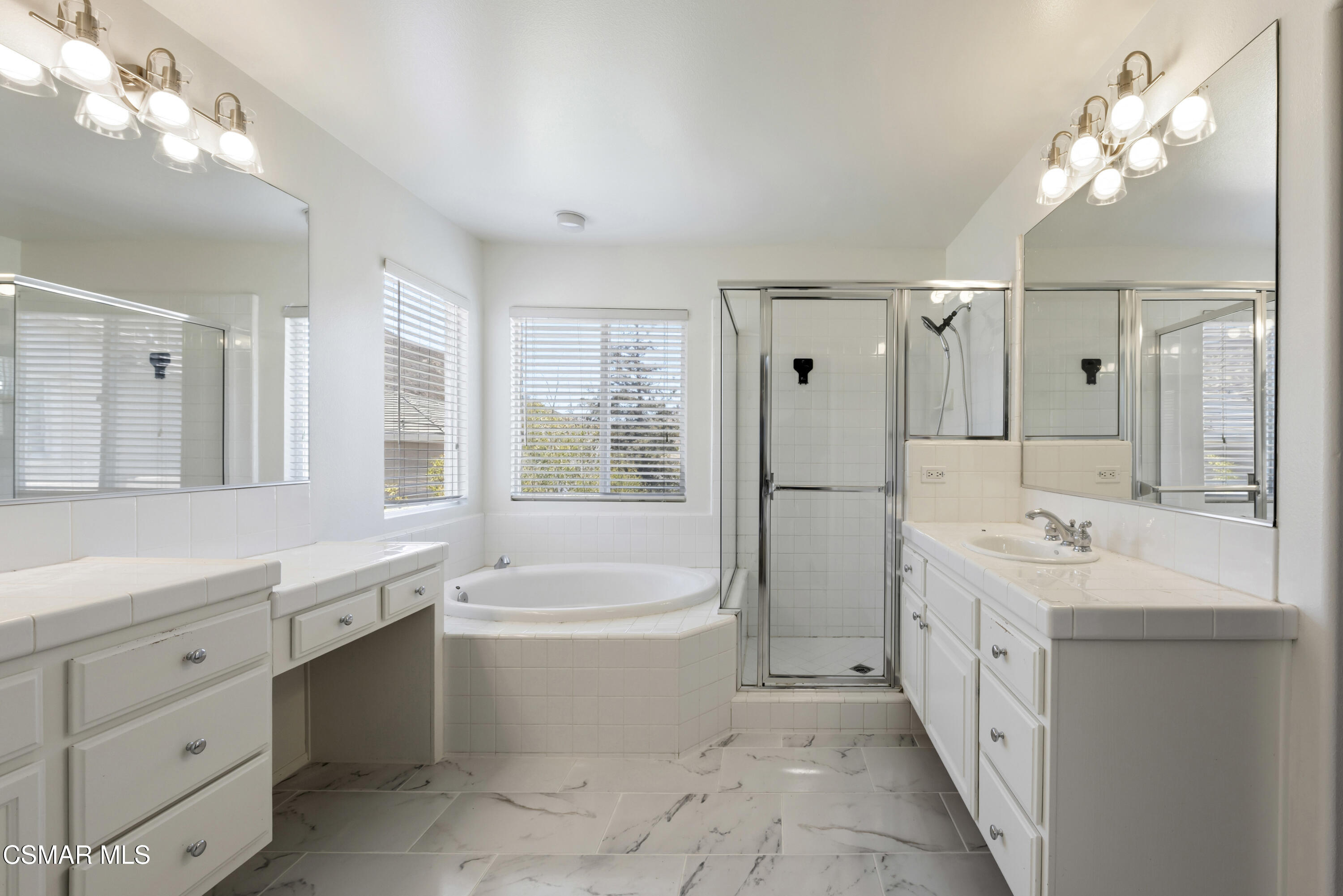 2946 Venezia Lane
