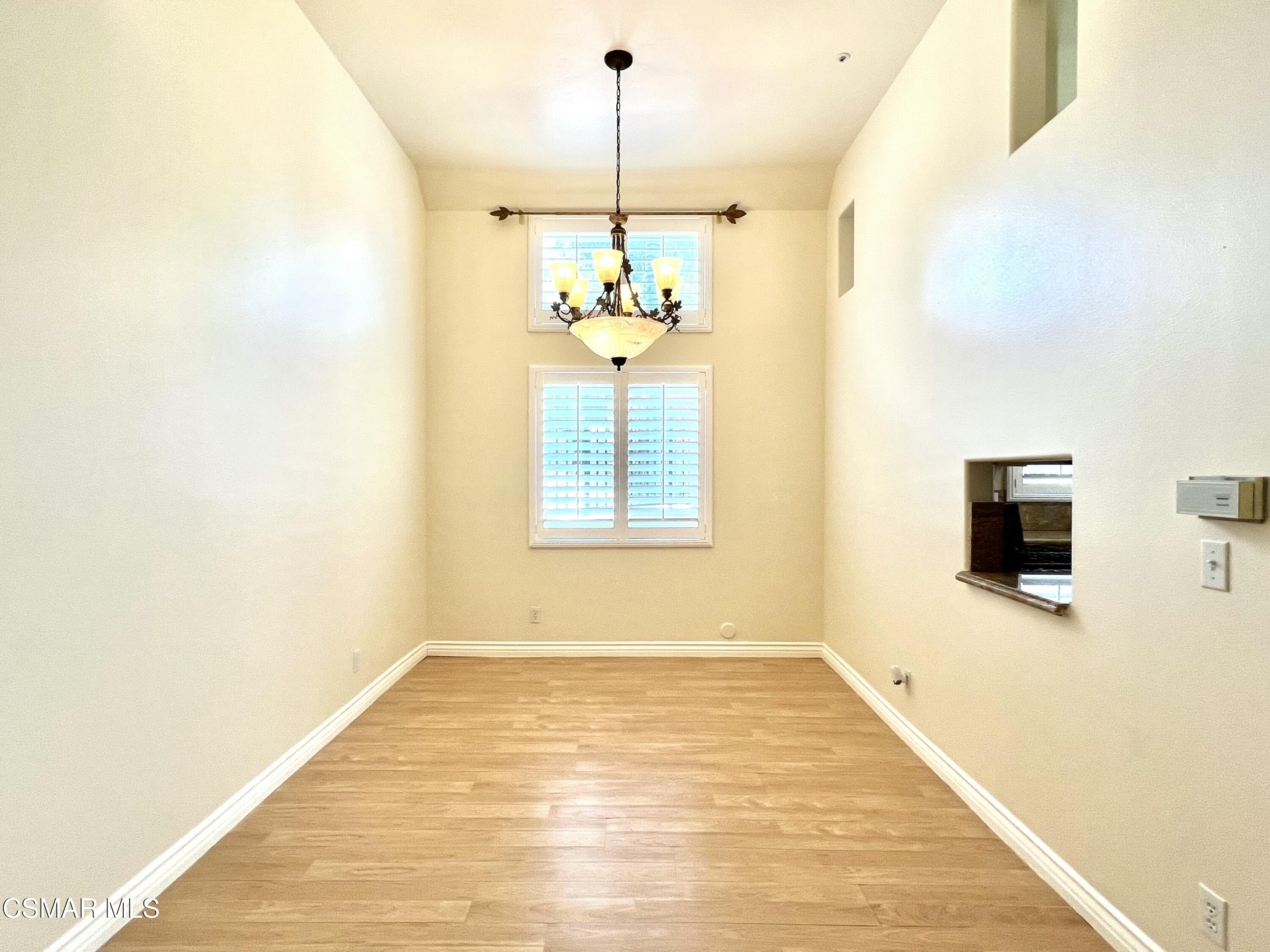 255 N Skyline Drive