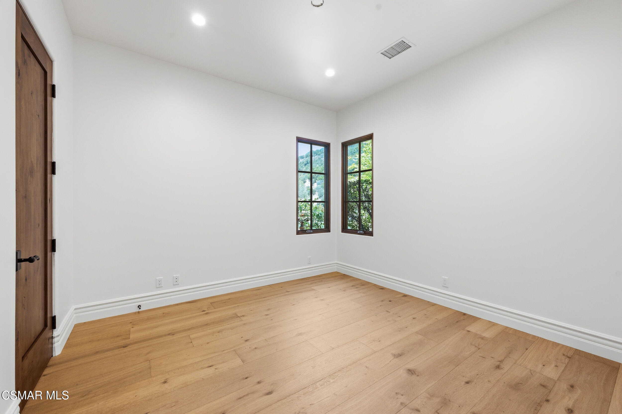 82 Queens Garden Drive