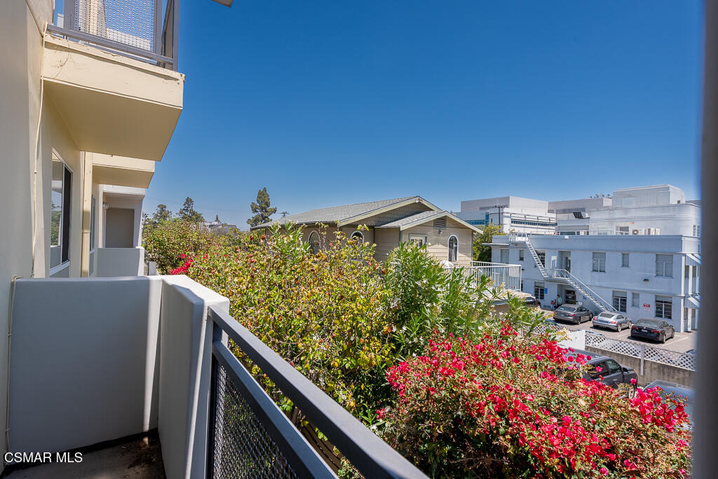 1238 22nd Street, 3