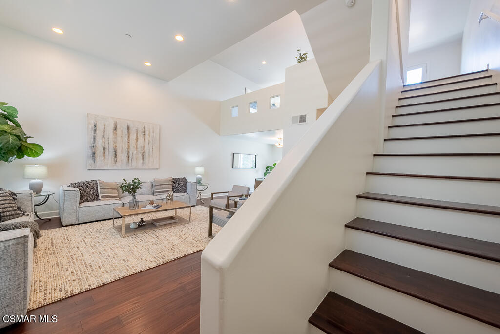 1238 22nd Street, 3