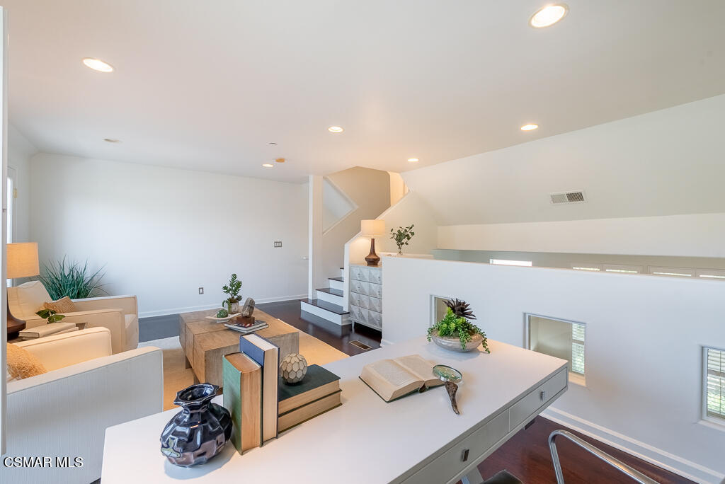 1238 22nd Street, 3