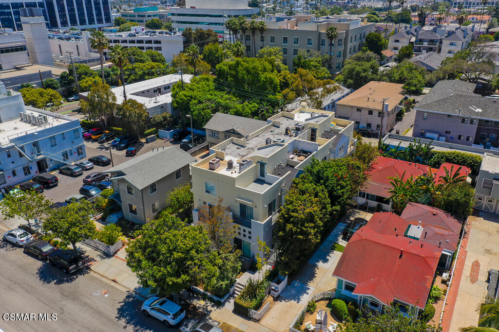 1238 22nd Street, 3