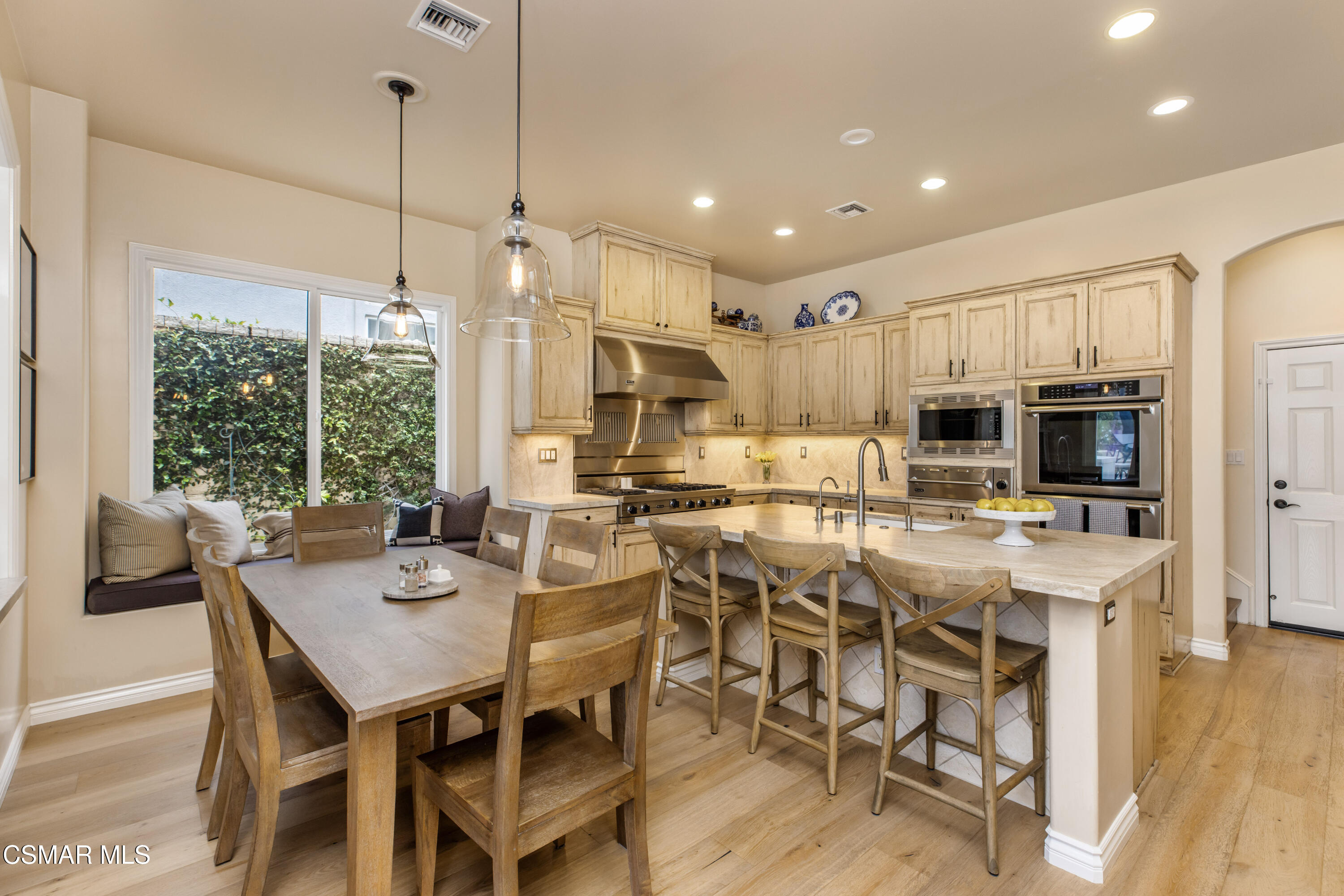 961 Alexandra Court