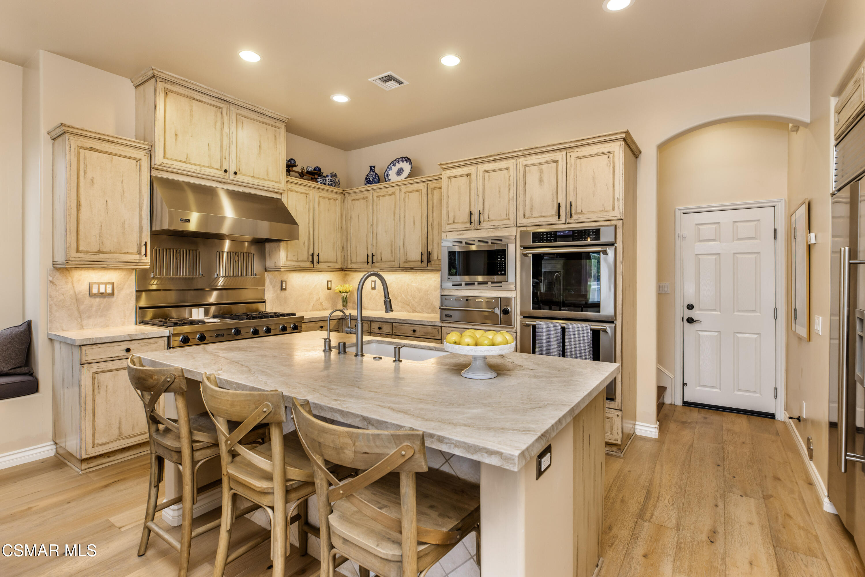 961 Alexandra Court
