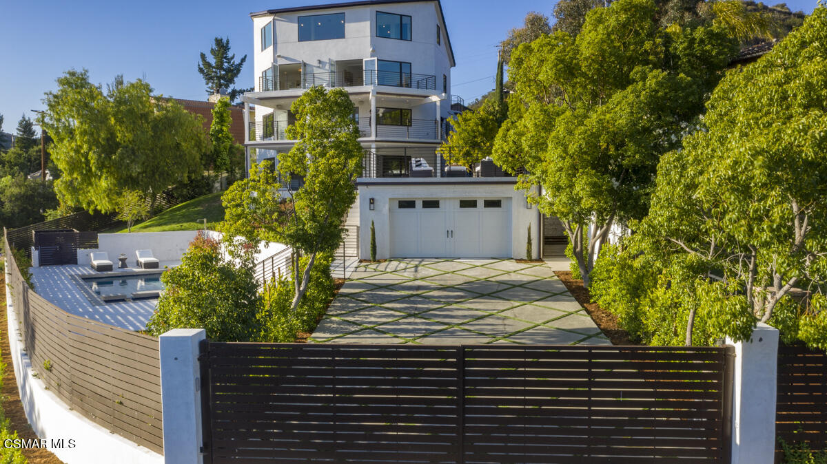 290 Lake Sherwood Drive
