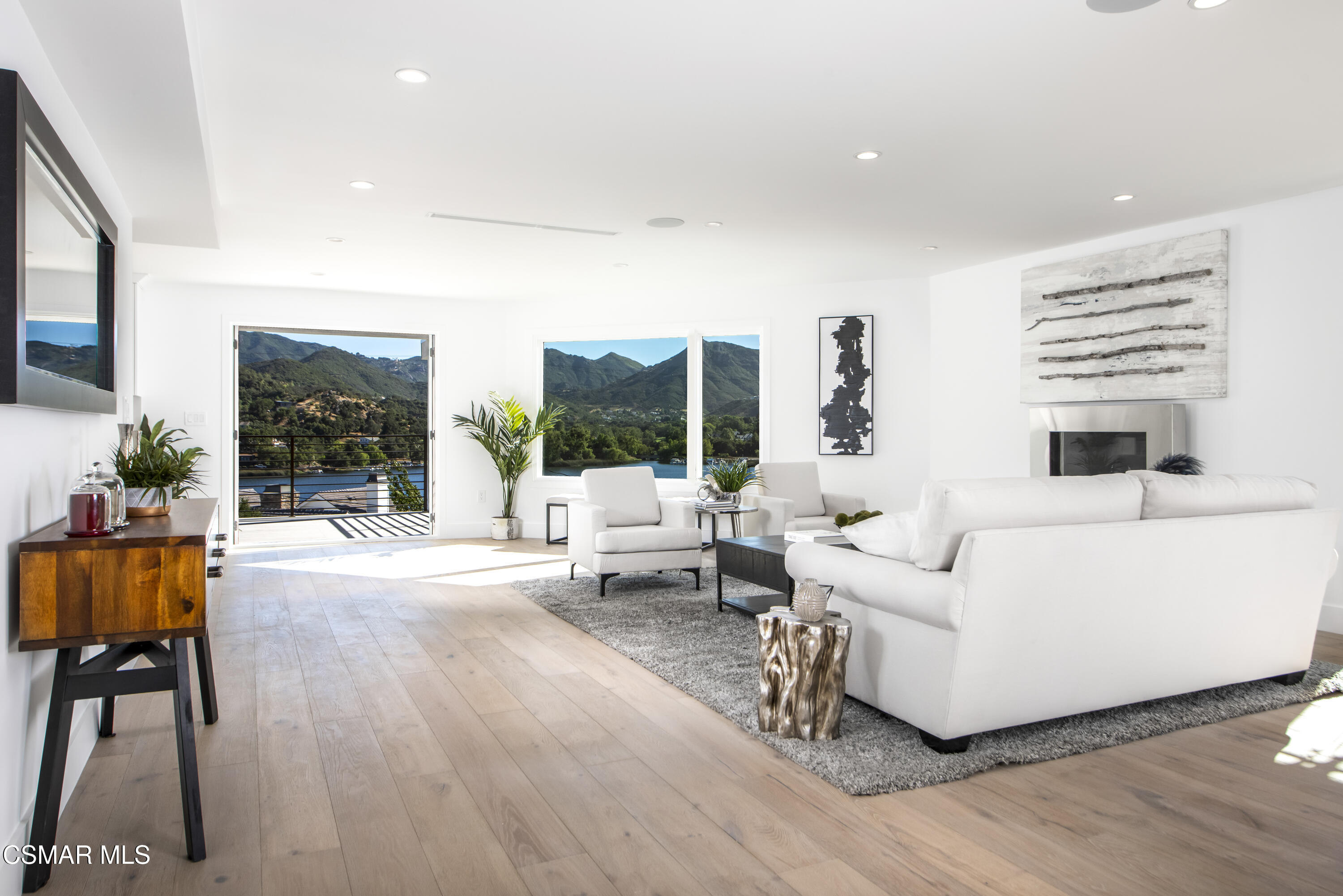 290 Lake Sherwood Drive
