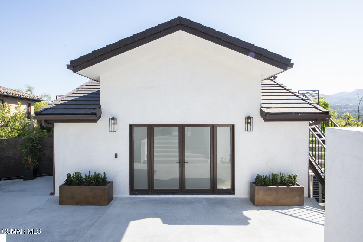 290 Lake Sherwood Drive