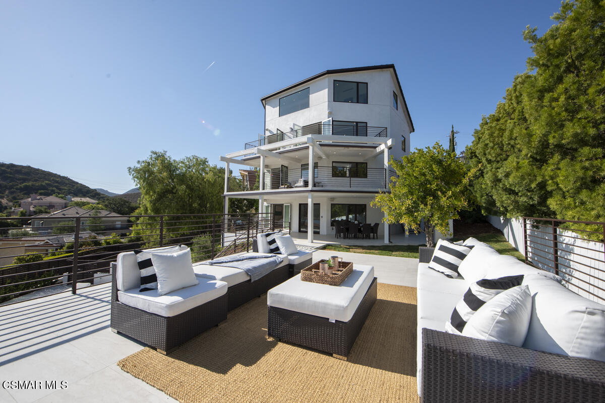 290 Lake Sherwood Drive