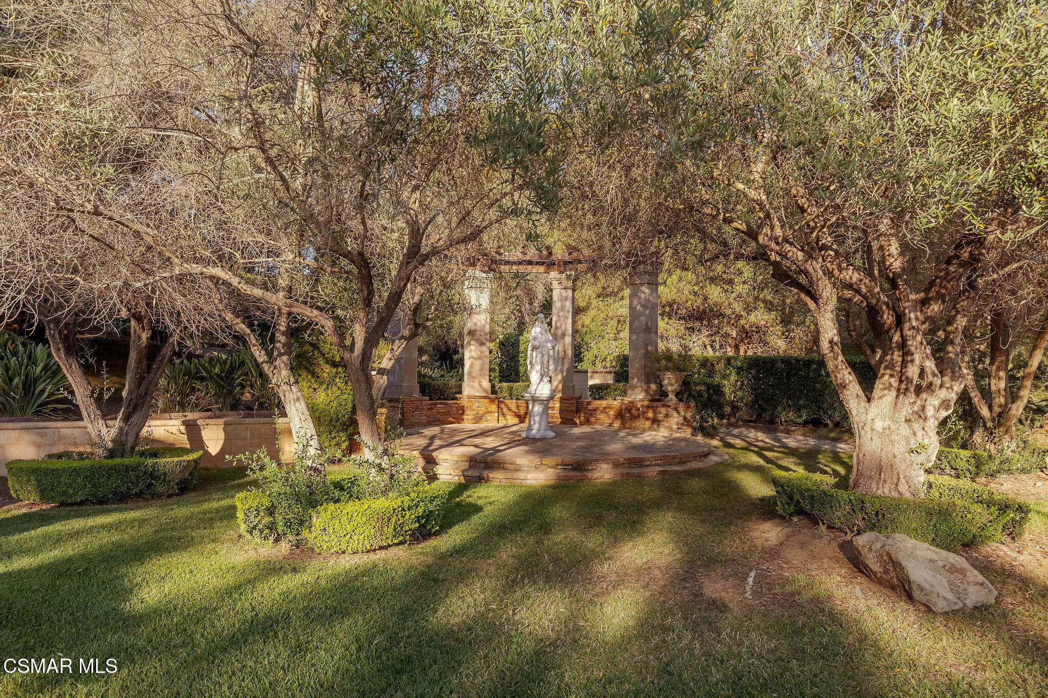 2400 White Stallion Road