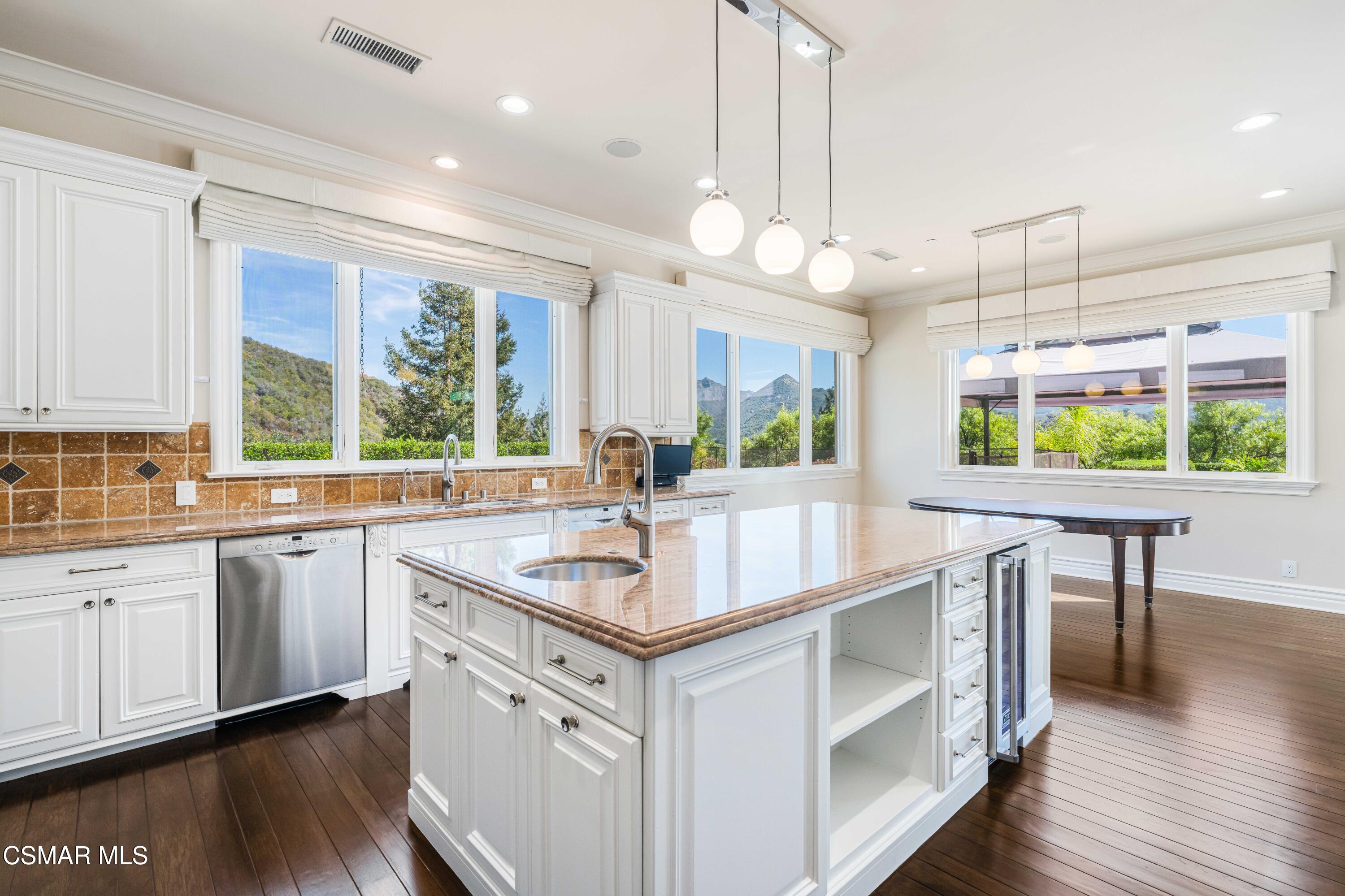 98 Queens Garden Drive