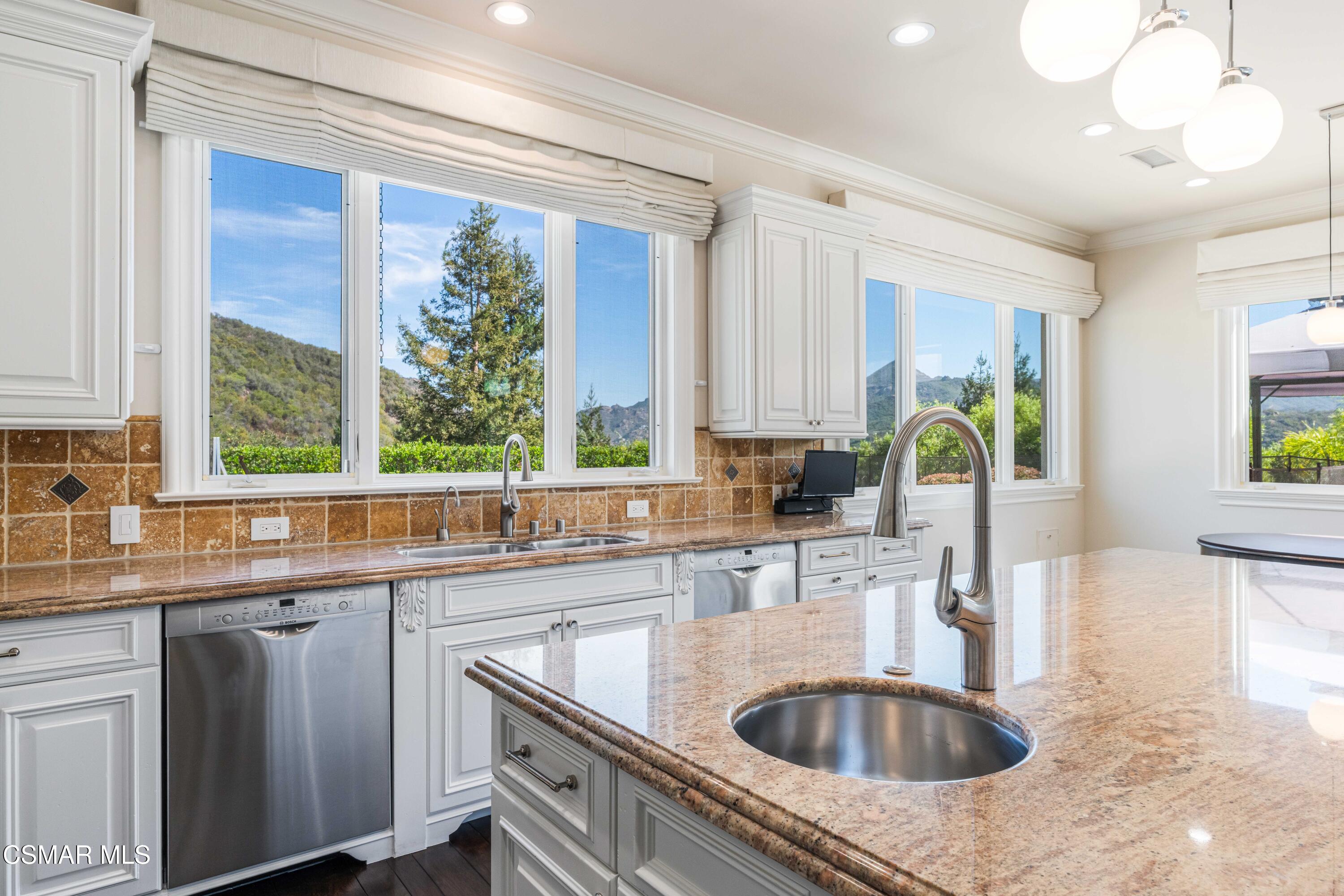 98 Queens Garden Drive