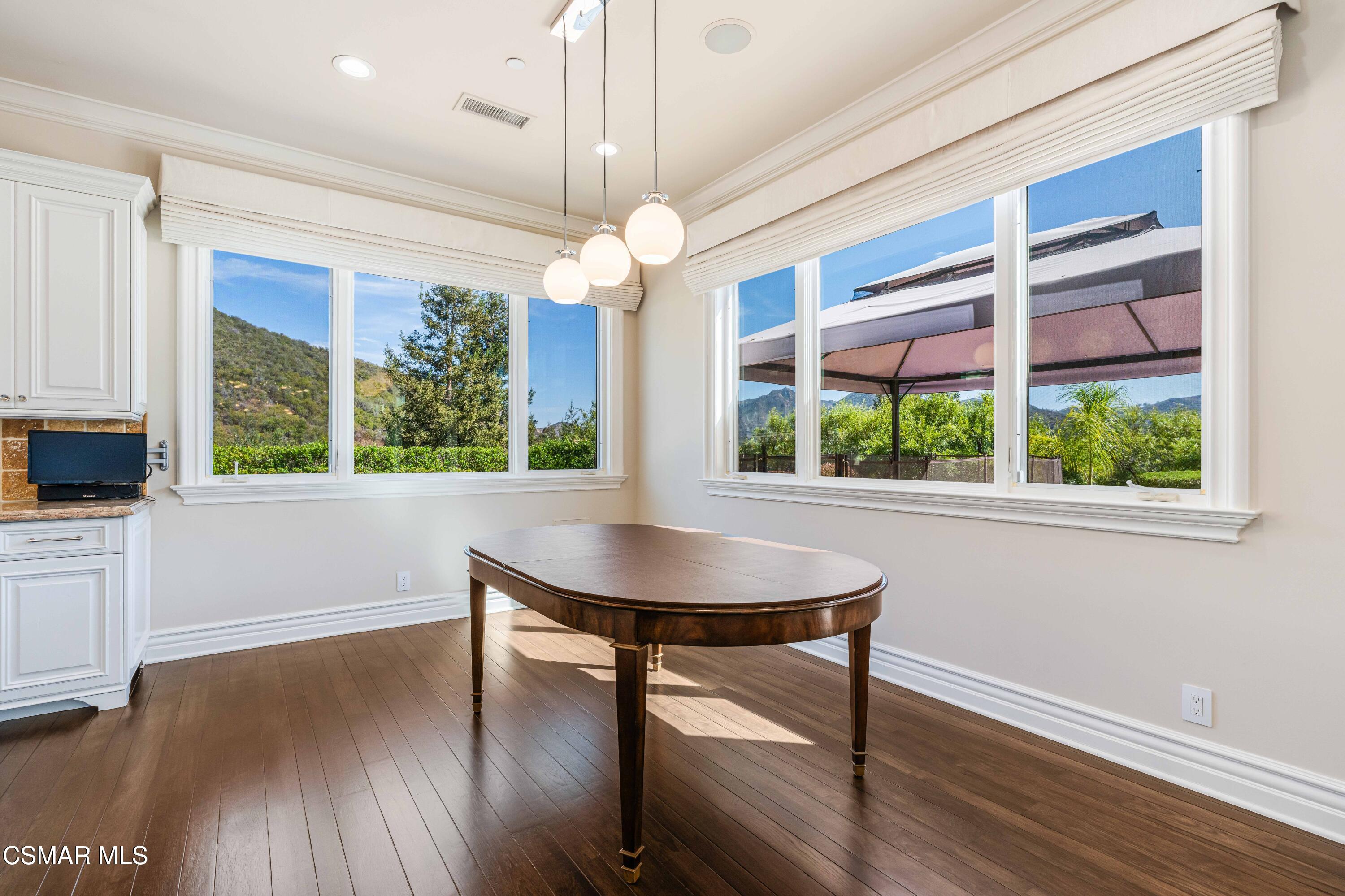 98 Queens Garden Drive