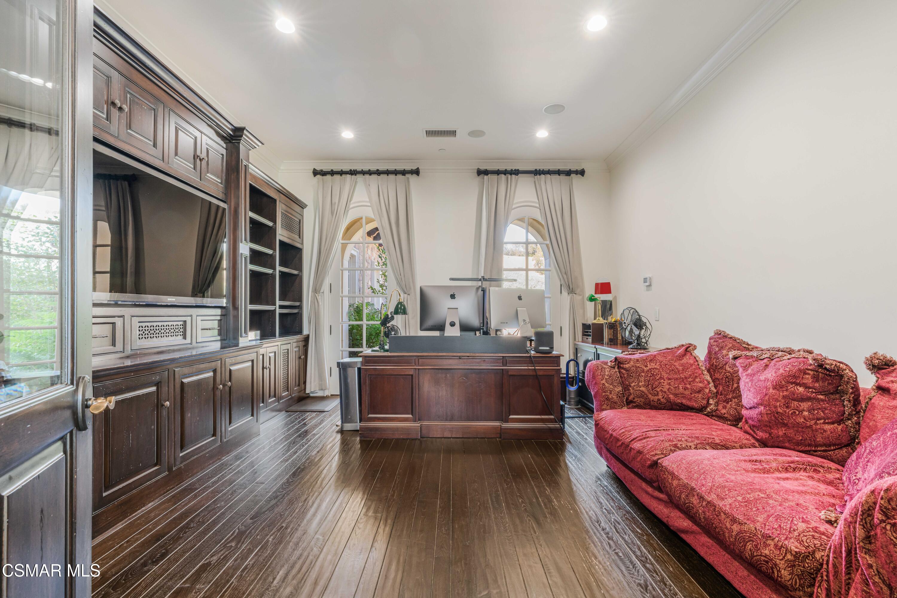 98 Queens Garden Drive
