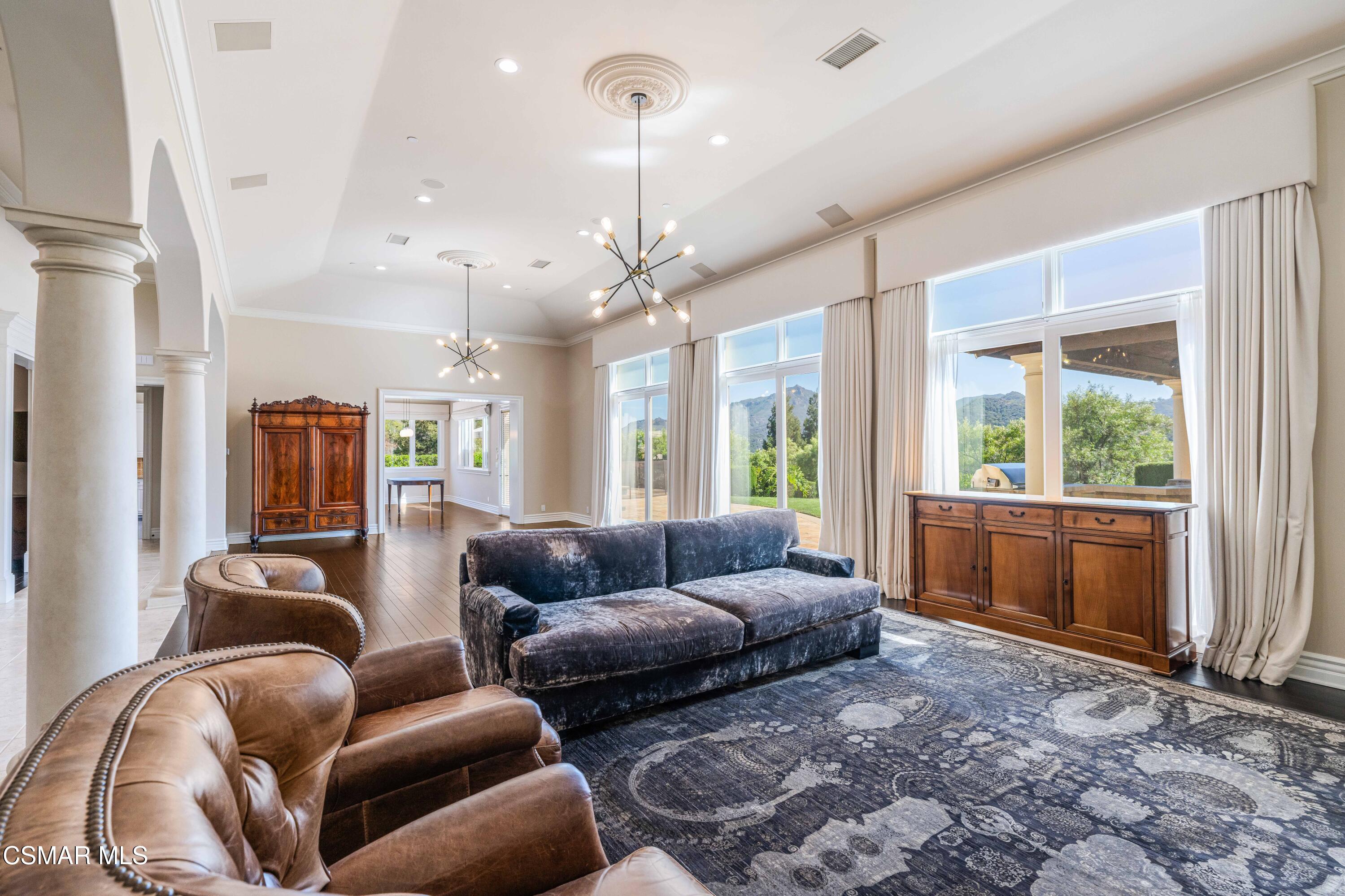 98 Queens Garden Drive