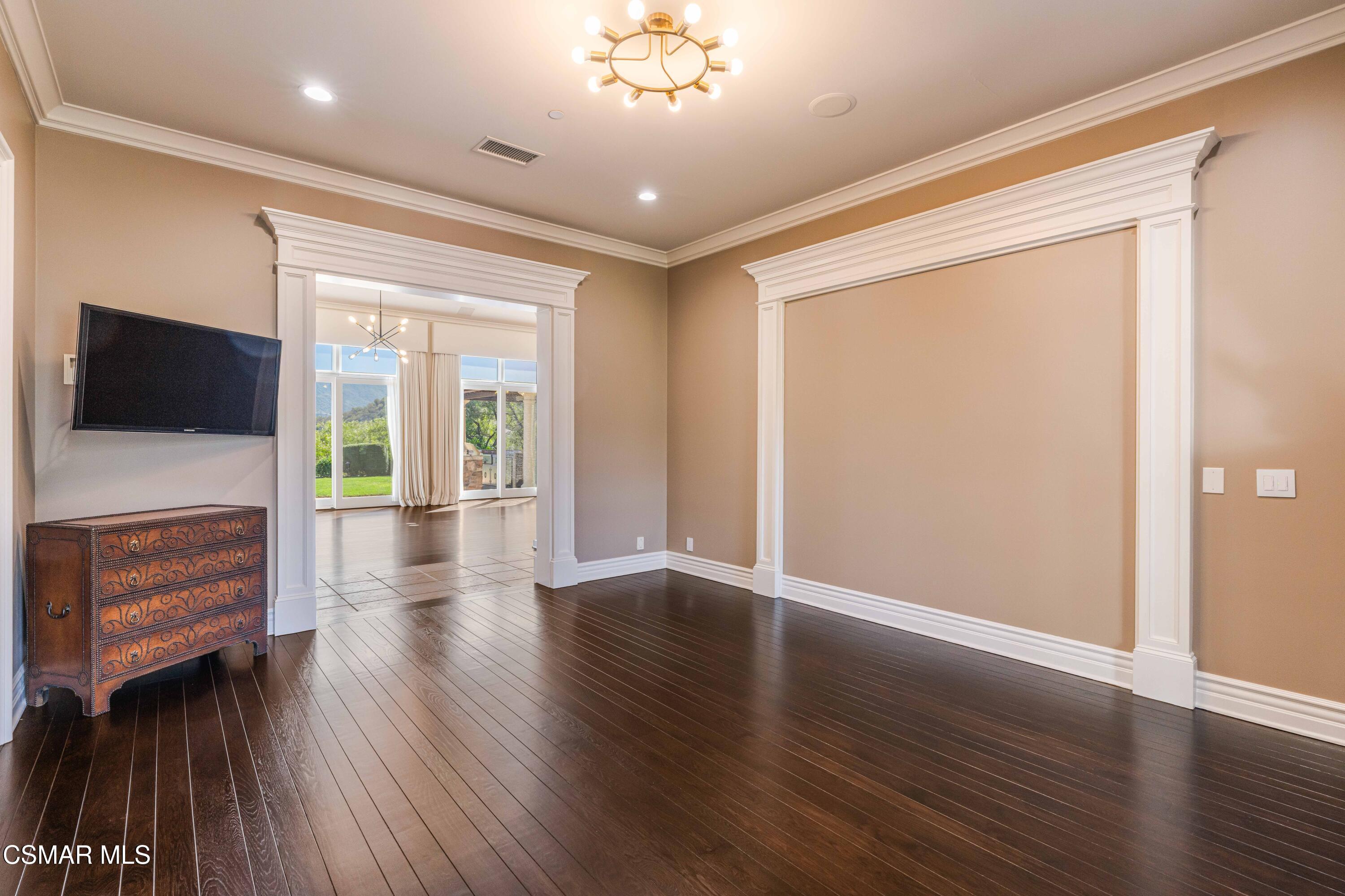 98 Queens Garden Drive