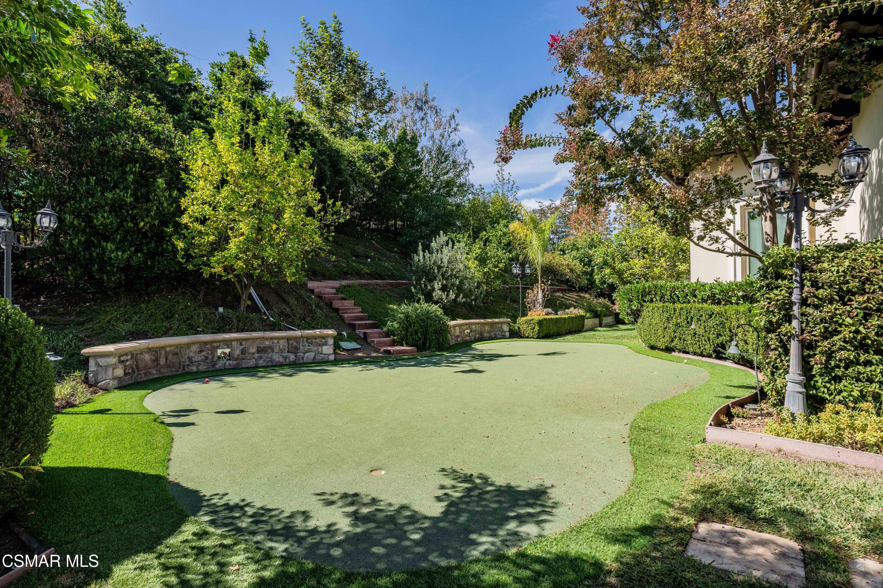 98 Queens Garden Drive